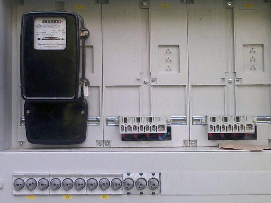 Haus- und Elektroinstallationen